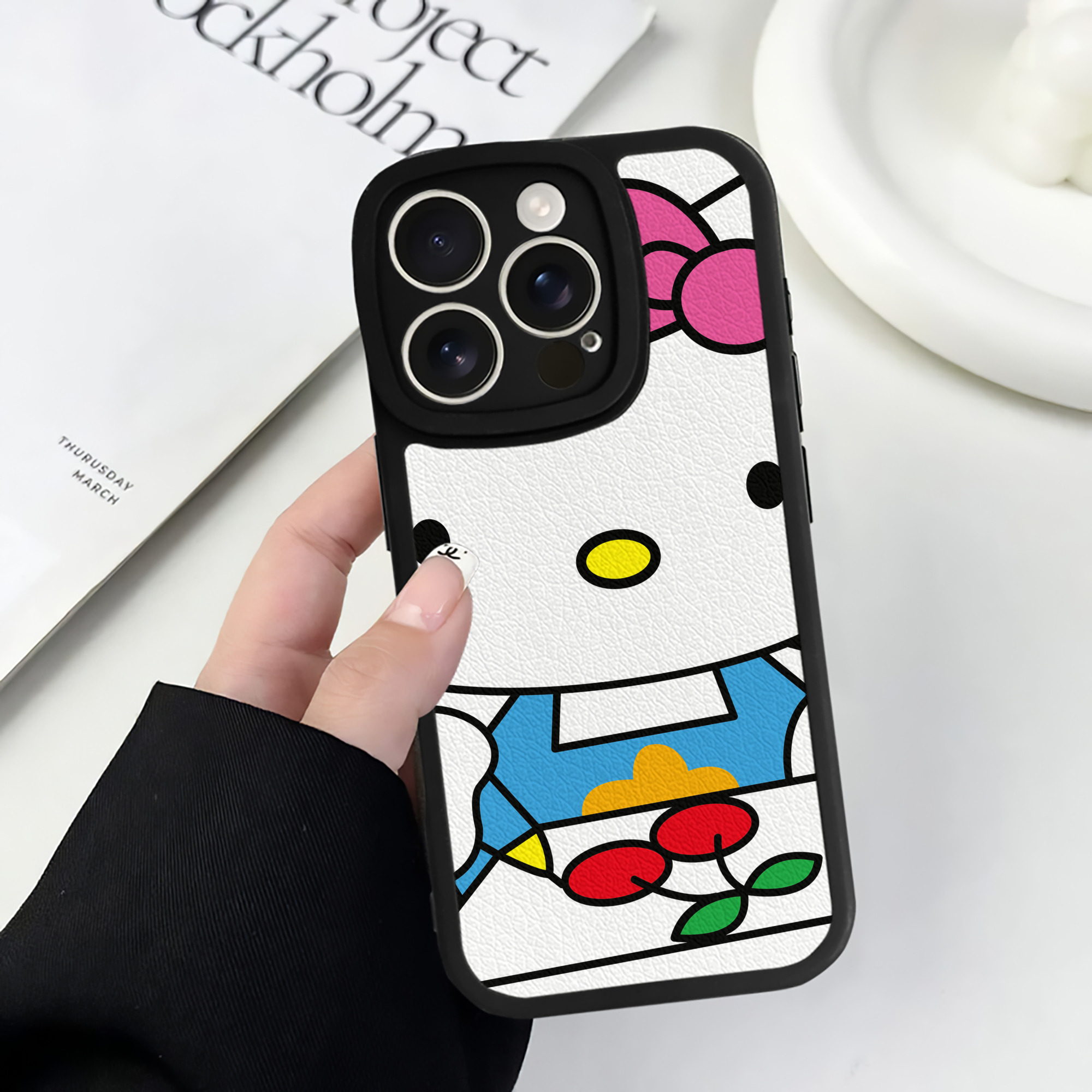 （画像用） Hello Kitty ハローキティ 【iPhone 16シリーズ対応】シリコンスマホケース（レザー調） 材質：シリコン
